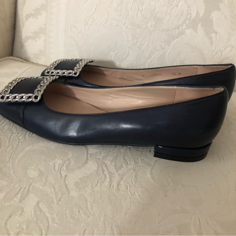 Stuart Weitzman Black Leather Chain-Embellished Flats - Picture 4 of 7